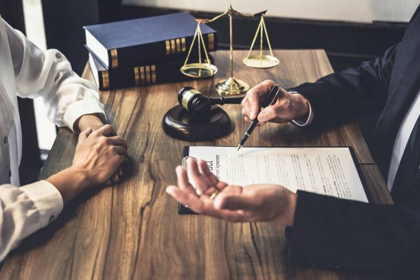 how to become a real estate attorney